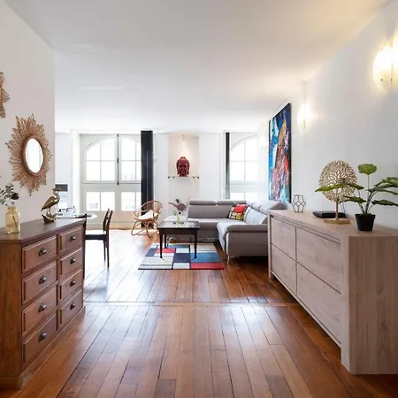 Sur La Place Stanislas Apartment *