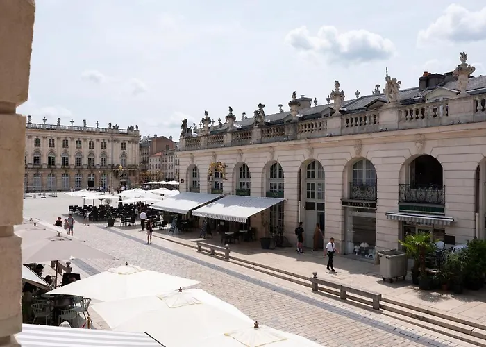 Sur La Place Stanislas Апартаменты *