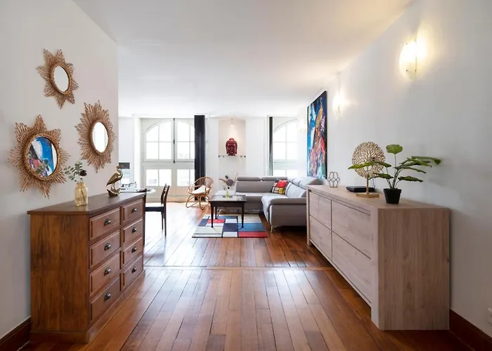 Sur La Place Stanislas Апартаменты *